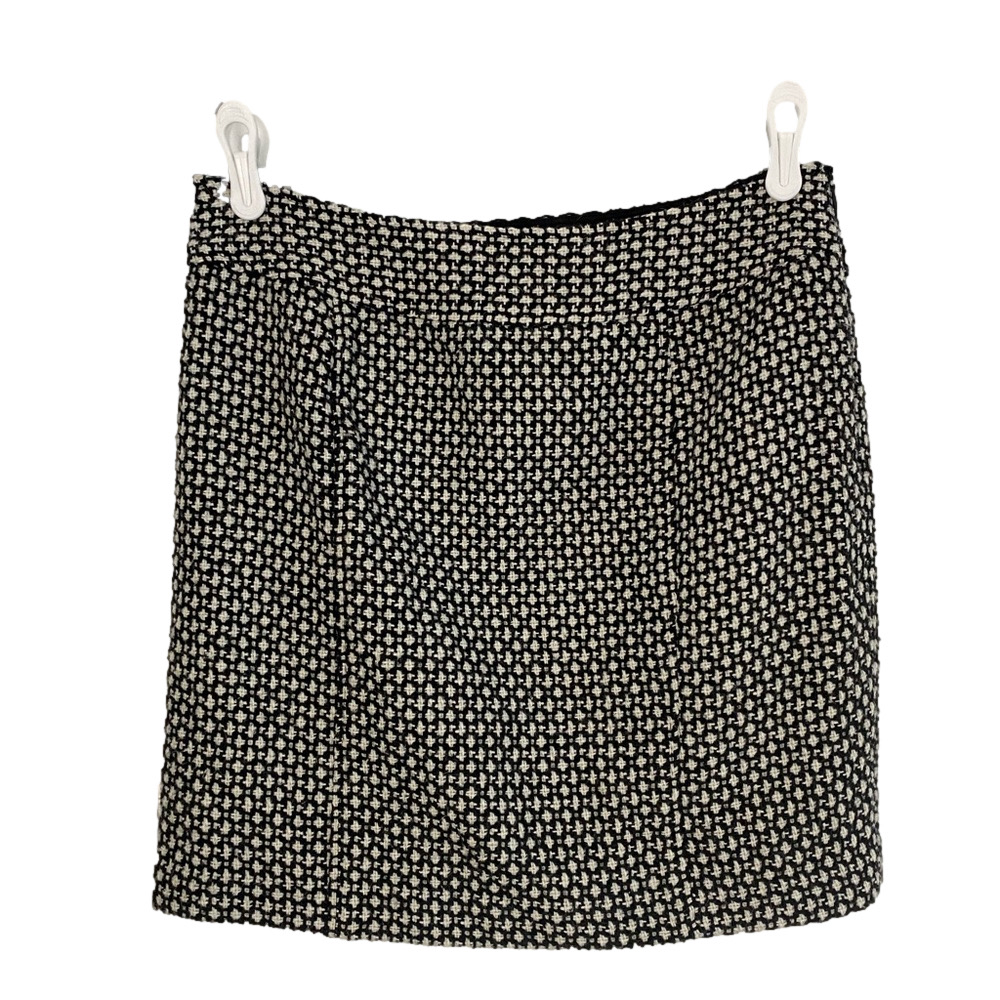 BANANA REPUBLIC Women’s Black and White Textured Tweed Mini Skirt in Size 8